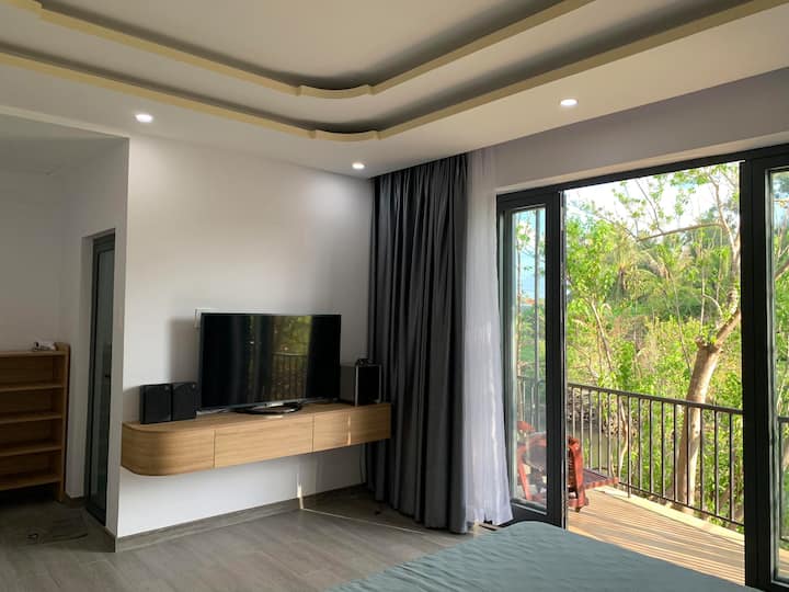 Mở cửa, là gặp màu xanh.